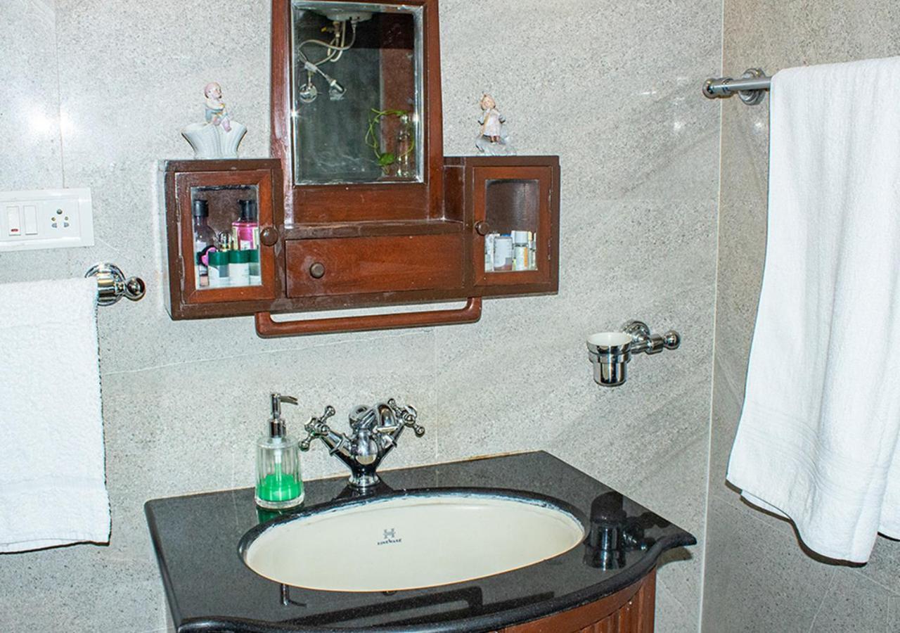 The Ferreiras Apartment Mumbai Bagian luar foto